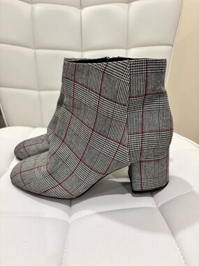 Kelly and Katie Plaid Booties 9.5